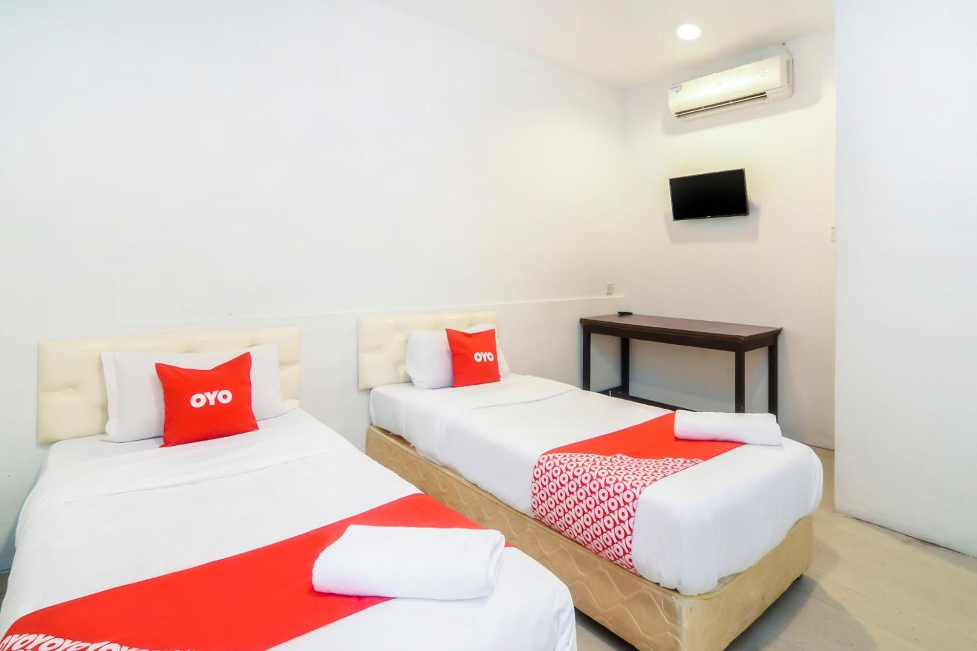 Oyo 44017 L & C Premium Stay Kuching Eksteriør billede